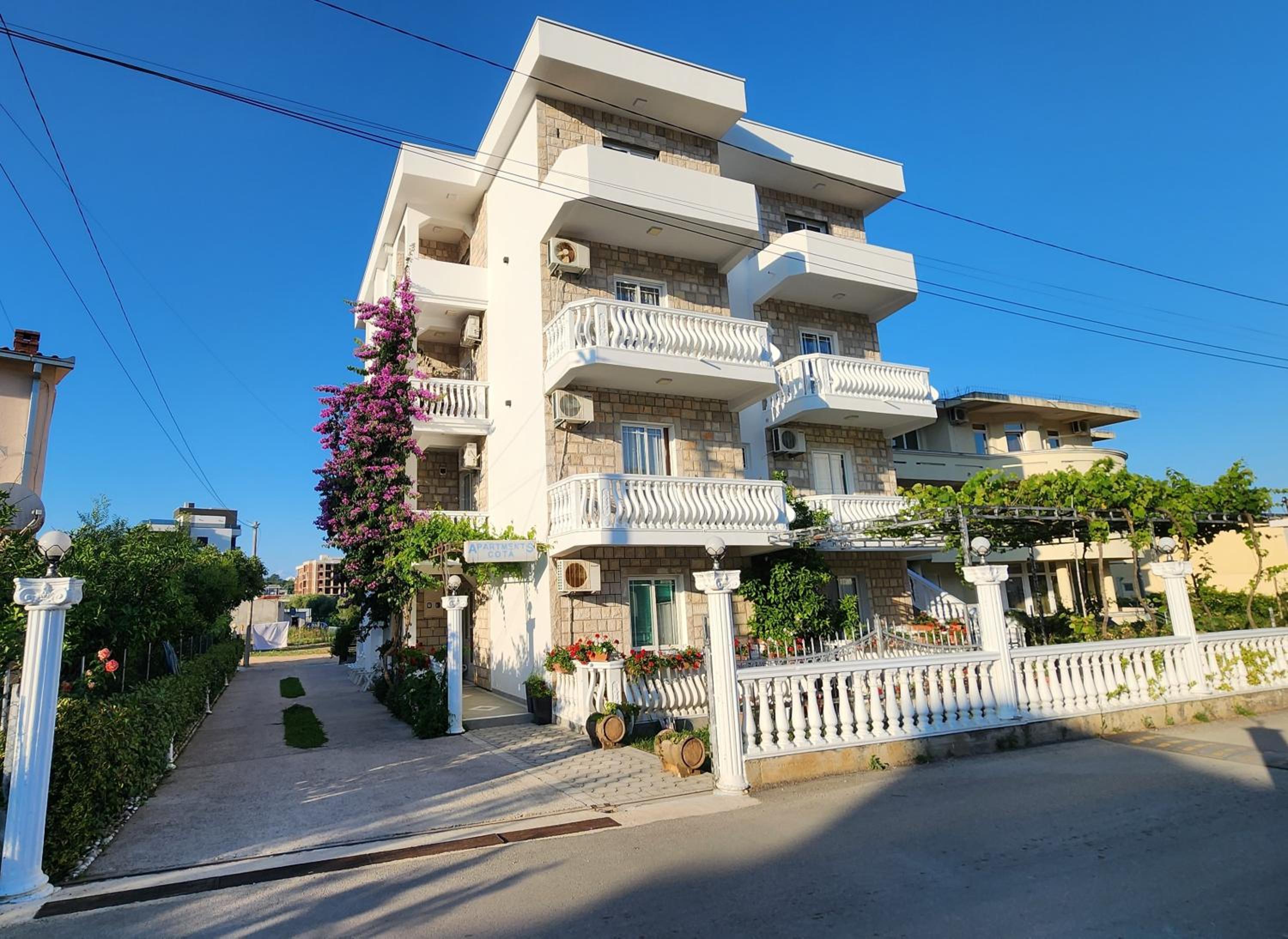 Apartments Cota Guesthouse view 2