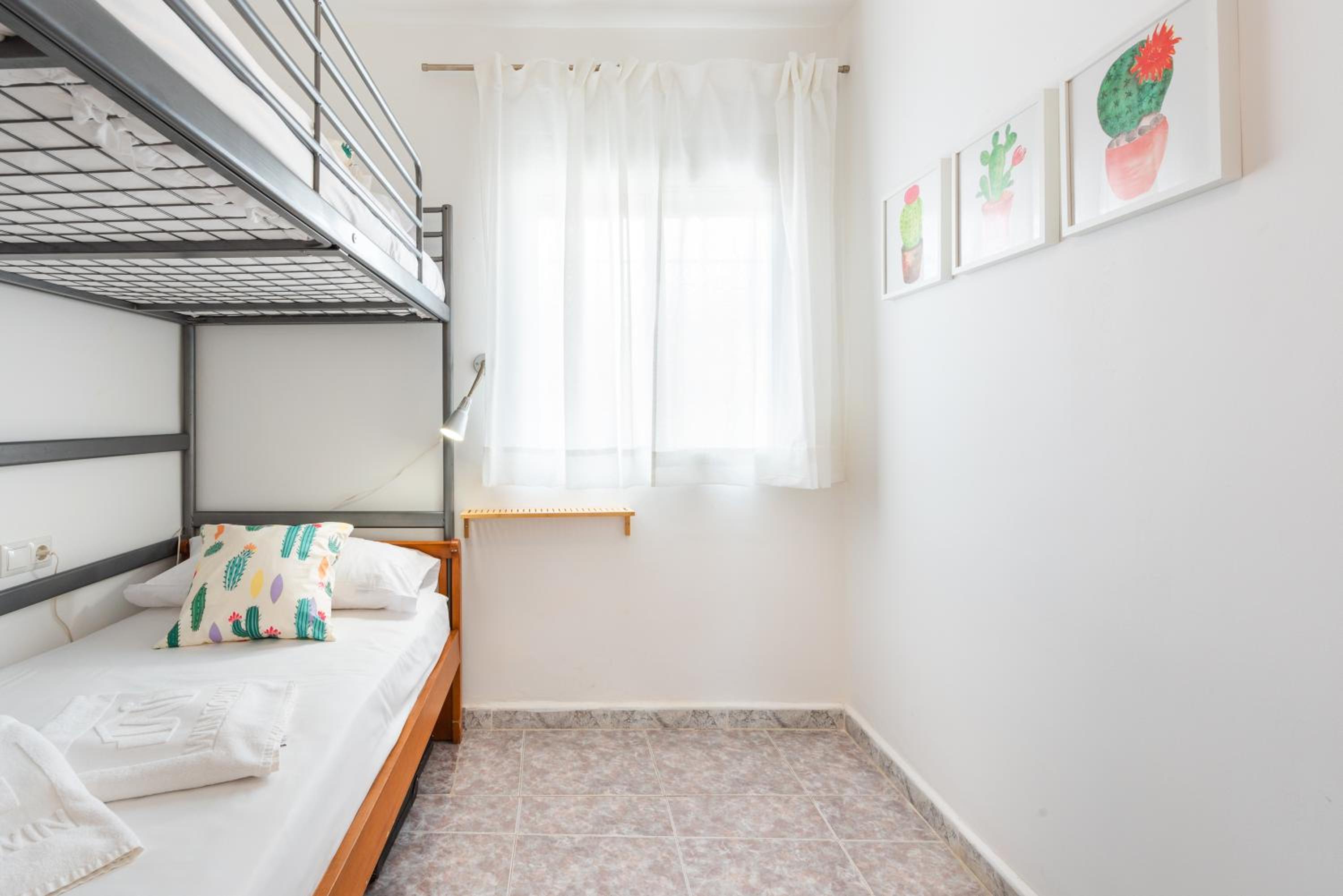 WintowinRentals Close to the beach, Private Terrace & Parking