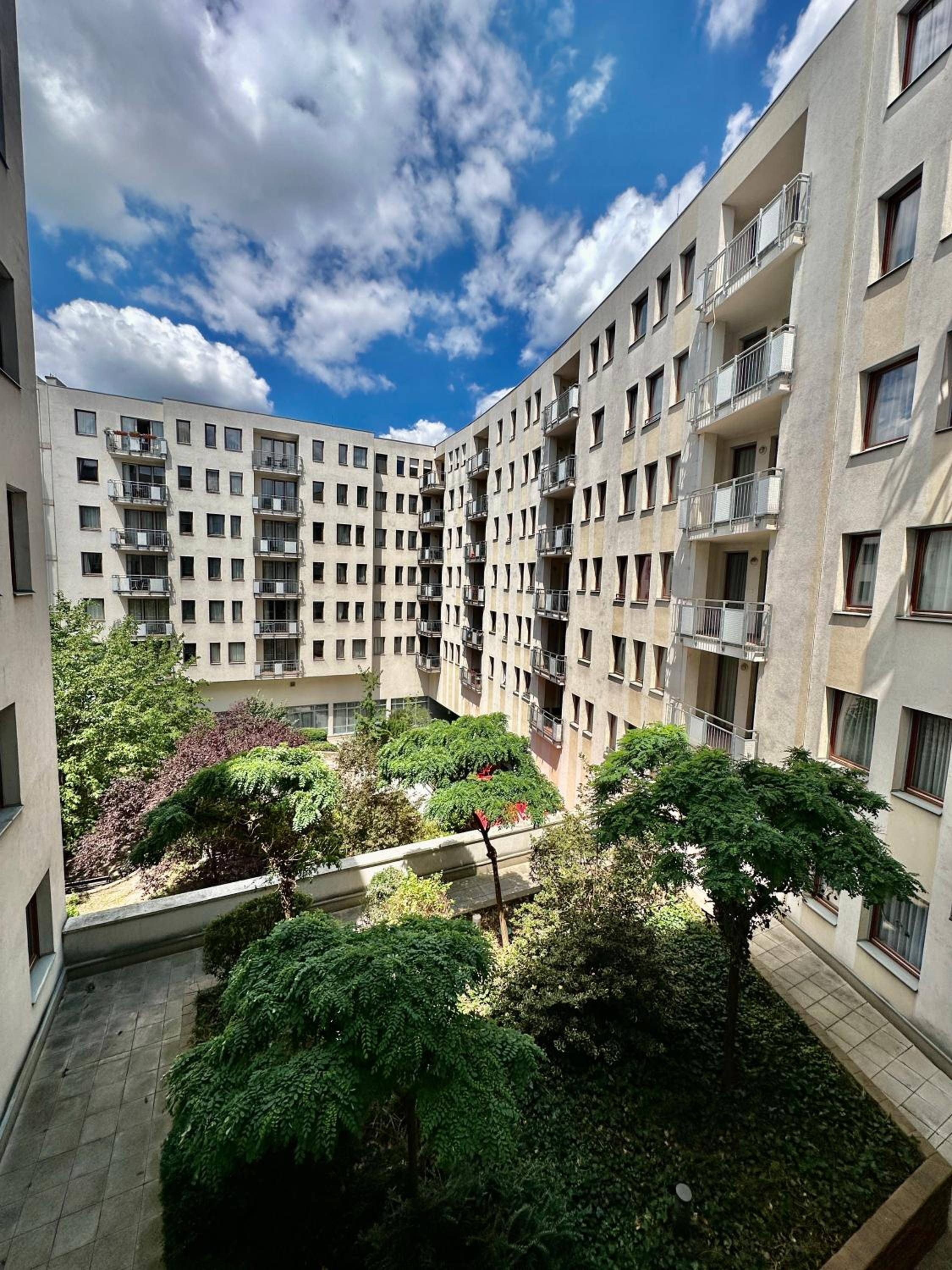 Central apartment with balcony