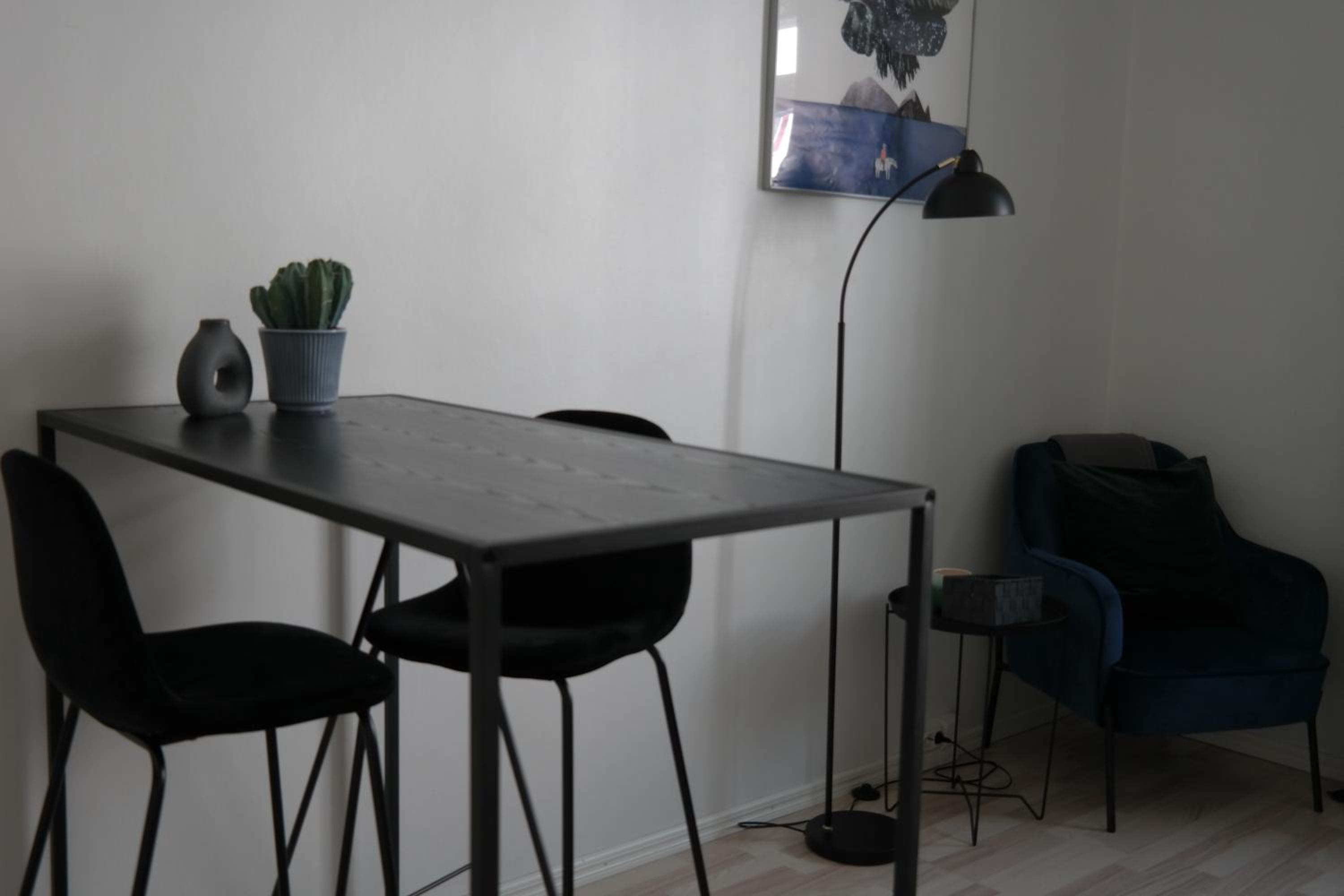 Cozy Kallio Studio, Eat, Explore, Commute Easy