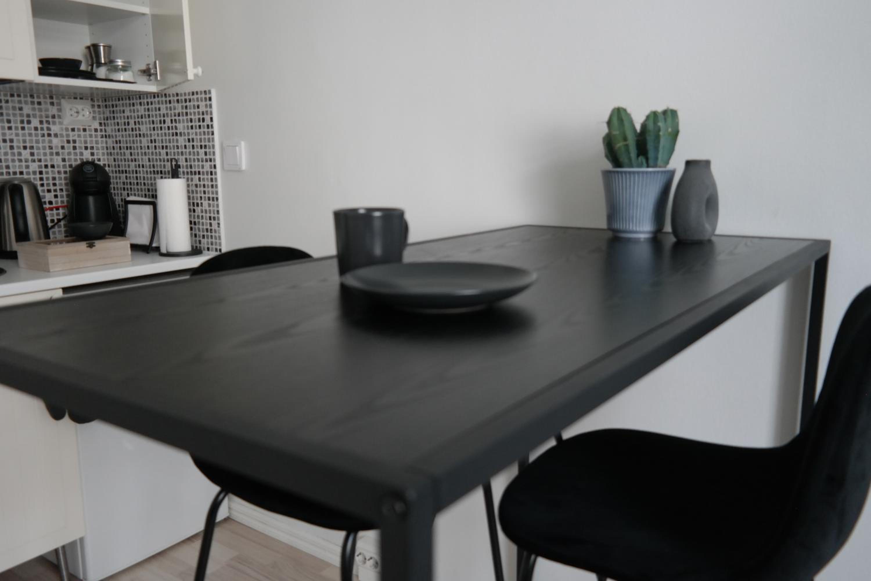Cozy Kallio Studio, Eat, Explore, Commute Easy