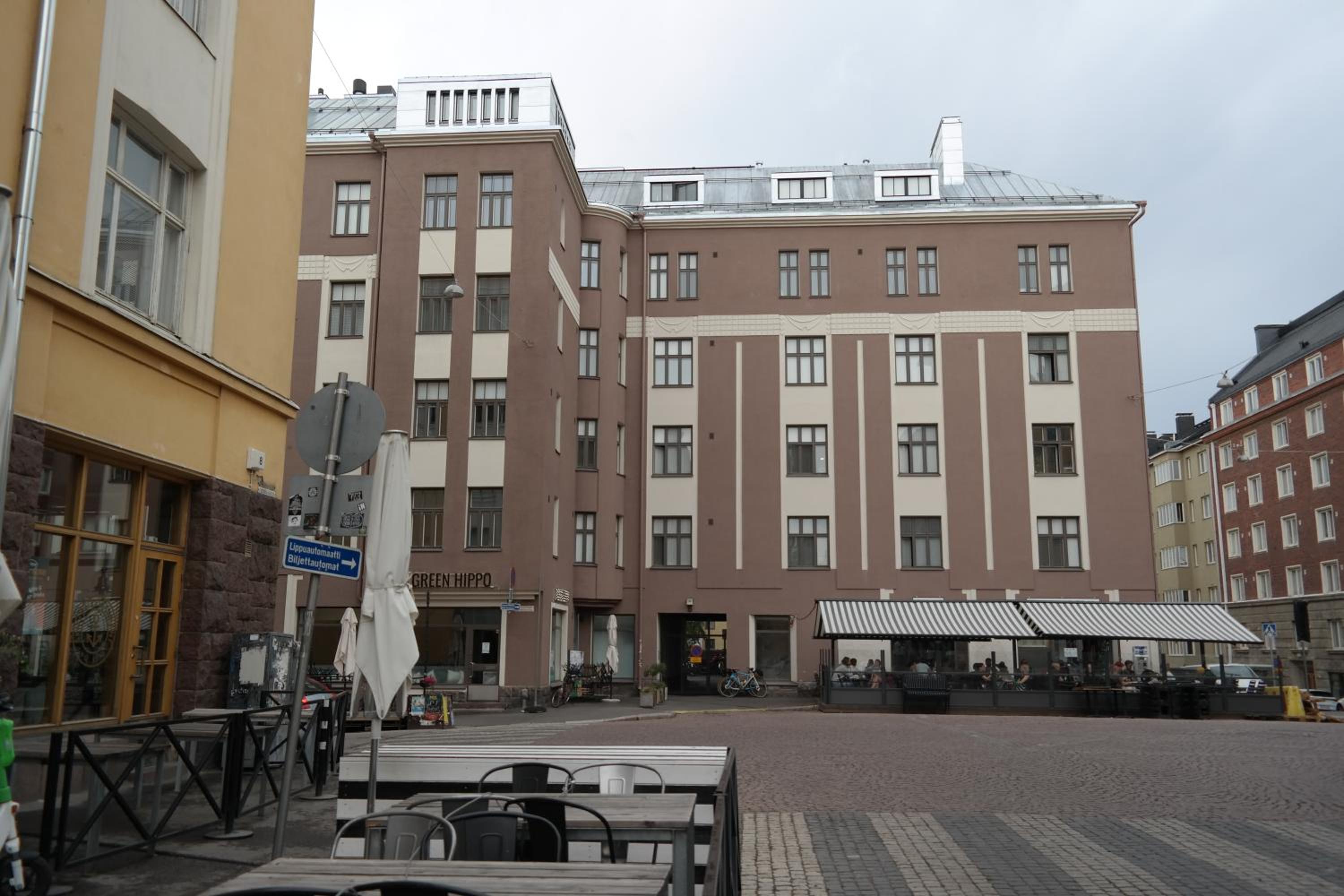 Cozy Kallio Studio, Eat, Explore, Commute Easy