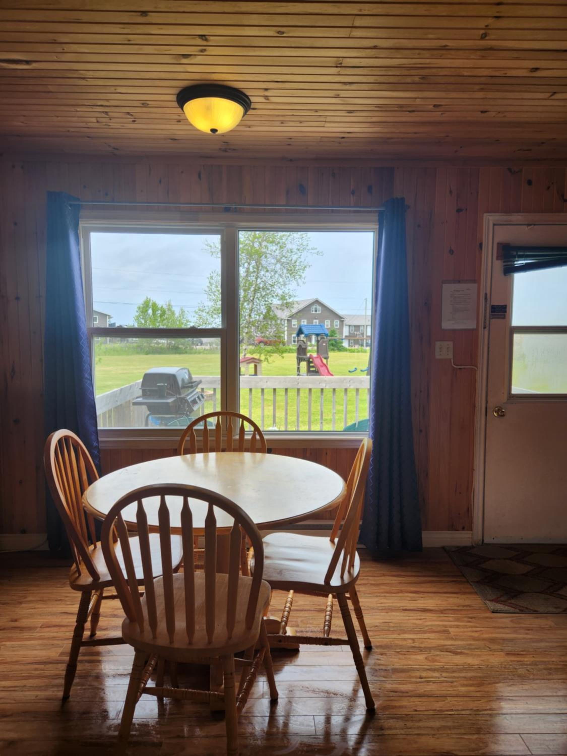 Baywatch Lighthouse Cottages & Motel
