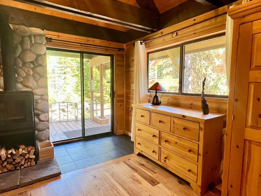 Camp Creek Hideaway Modern Cascades Haven for 12 view 3
