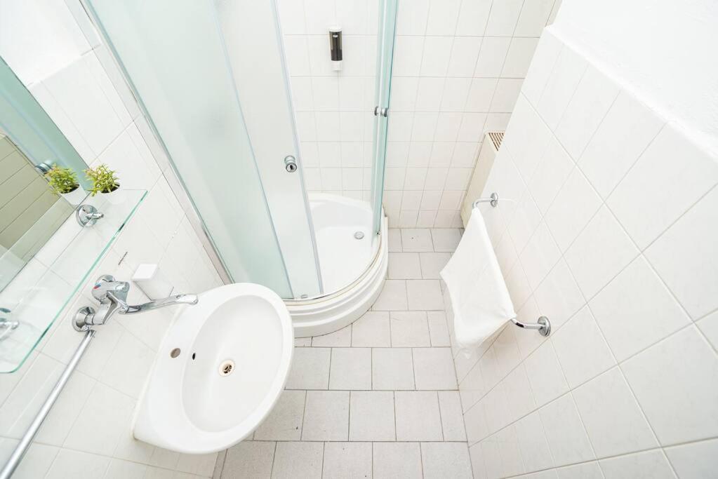 Flat in Prague -503-