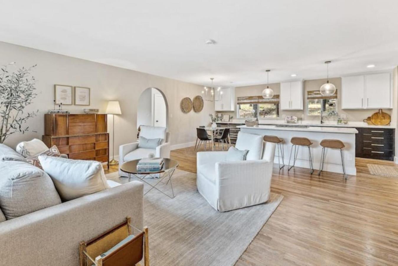 Chic Design, Hottub, MtnView, Quiet cul-de-sac view 5