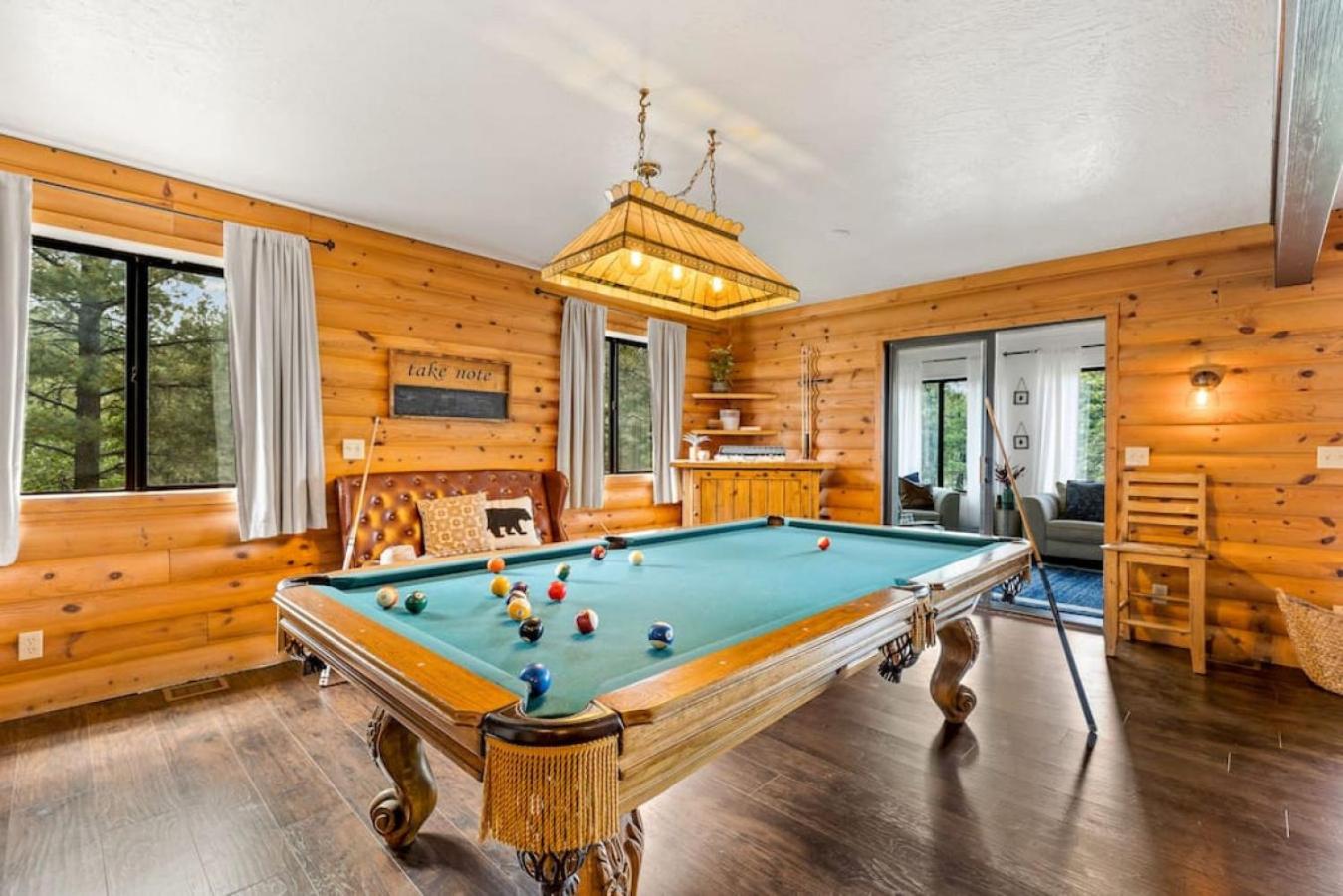 Renovated Famous Cabin, Hottub, Mtn Views, 6 bdrms view 2