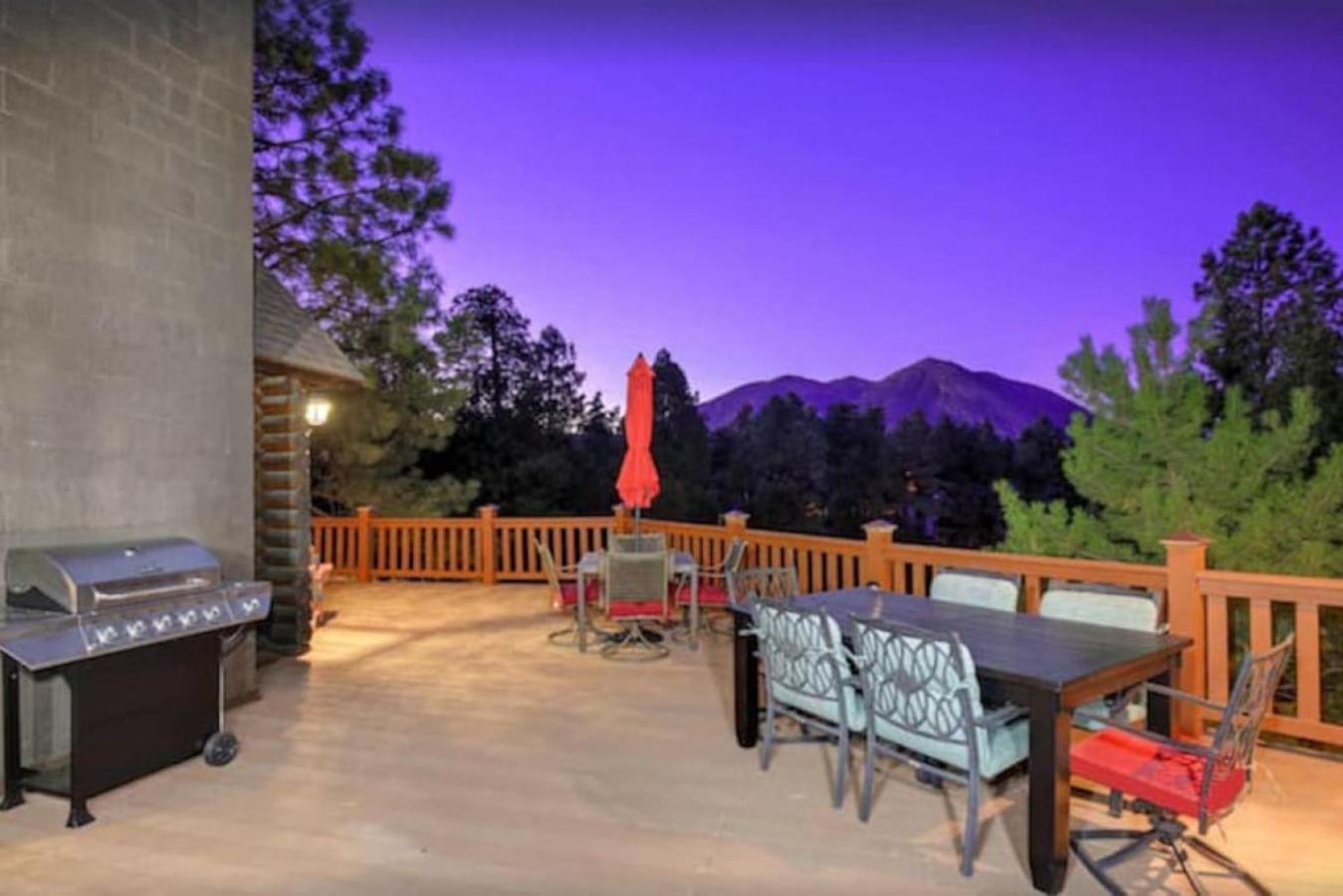 Renovated Famous Cabin, Hottub, Mtn Views, 6 bdrms view 5