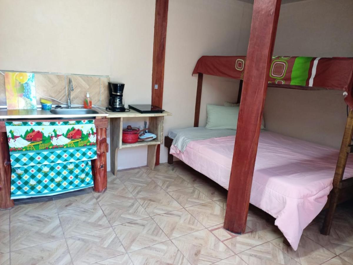 Hotel Habitación las Carnívoras - Image 1