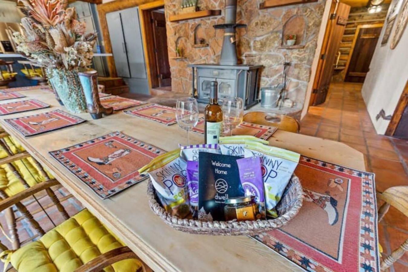 Historic Cabin, Chic-n-rustic, Hottub, Horse Ranch view 3