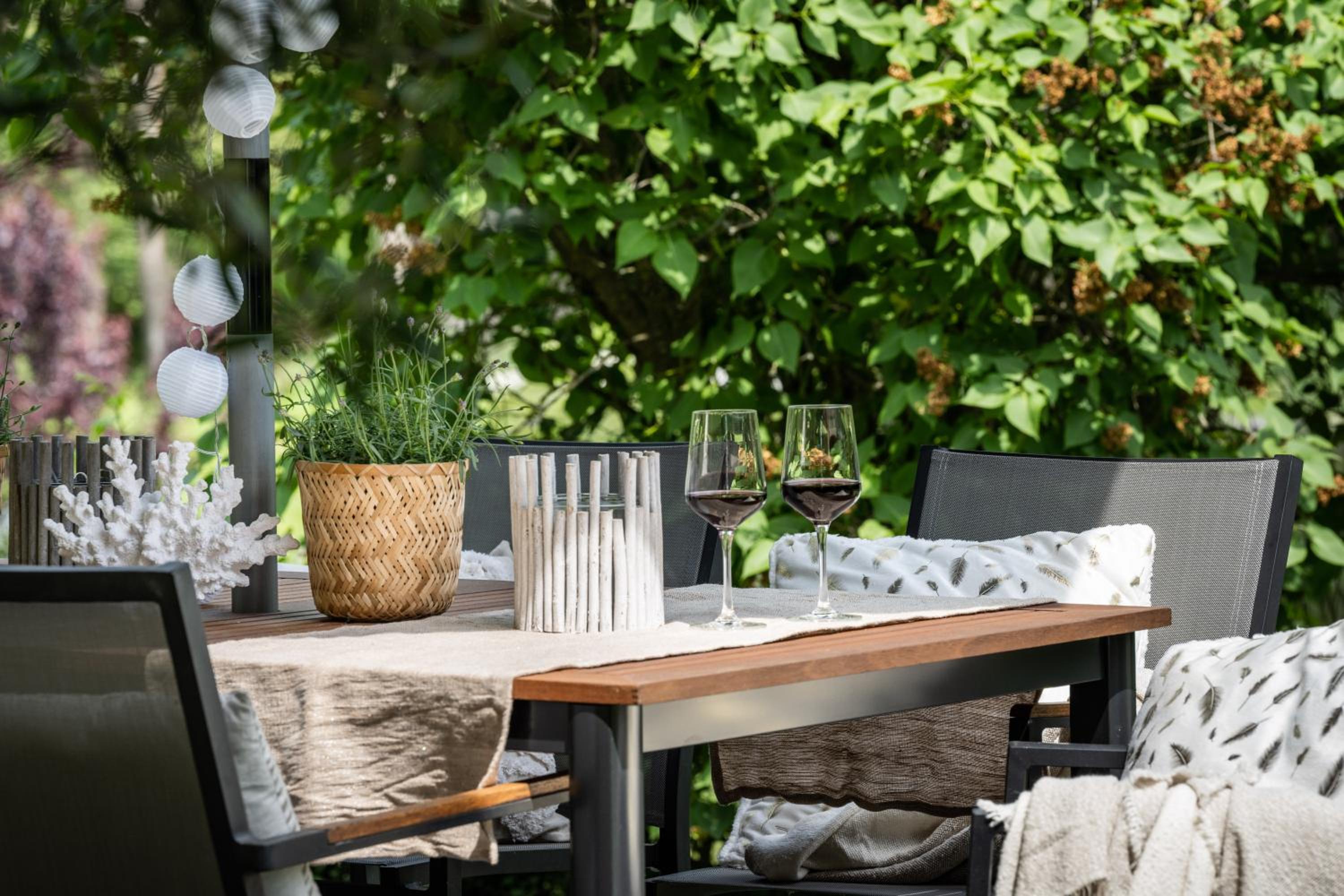 Landhaus Wulfenia - APARTMENT KLAGENFURT - Private Sauna, Smart-TV, Air Conditioning, Free Parking