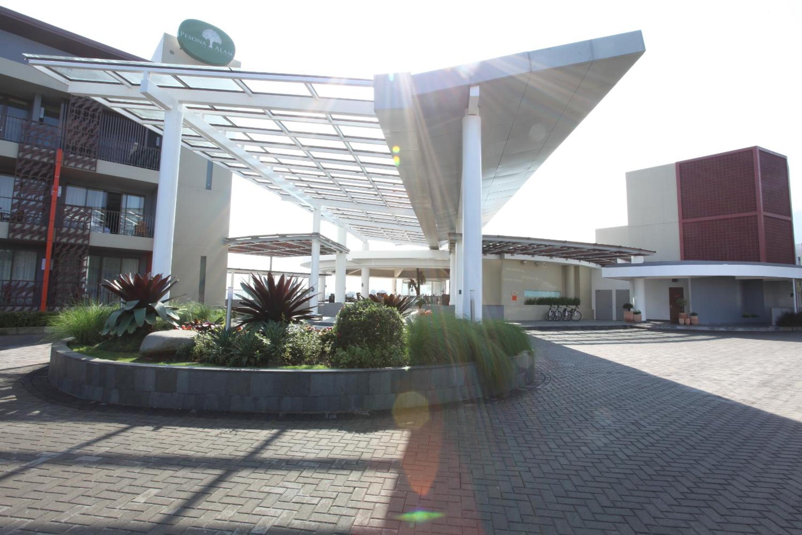 Pesona Alam Resort & Spa