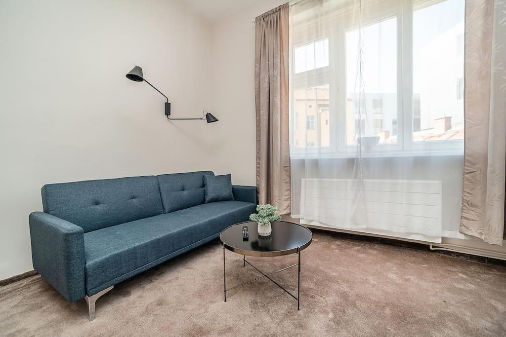 Modern studio with balcony + TV