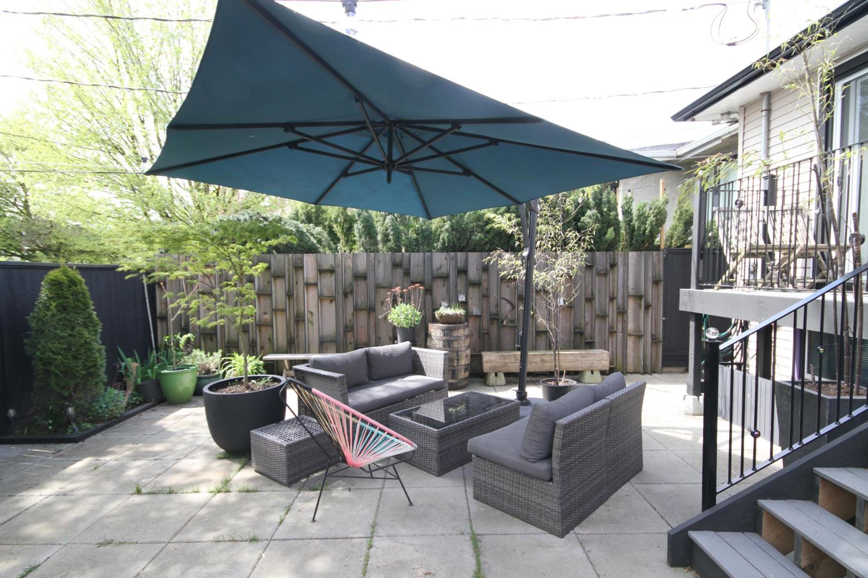 The Orange Door Bungalow- 2-BR w private yard, walkable to cafes & restaurants, 10 min to DT
