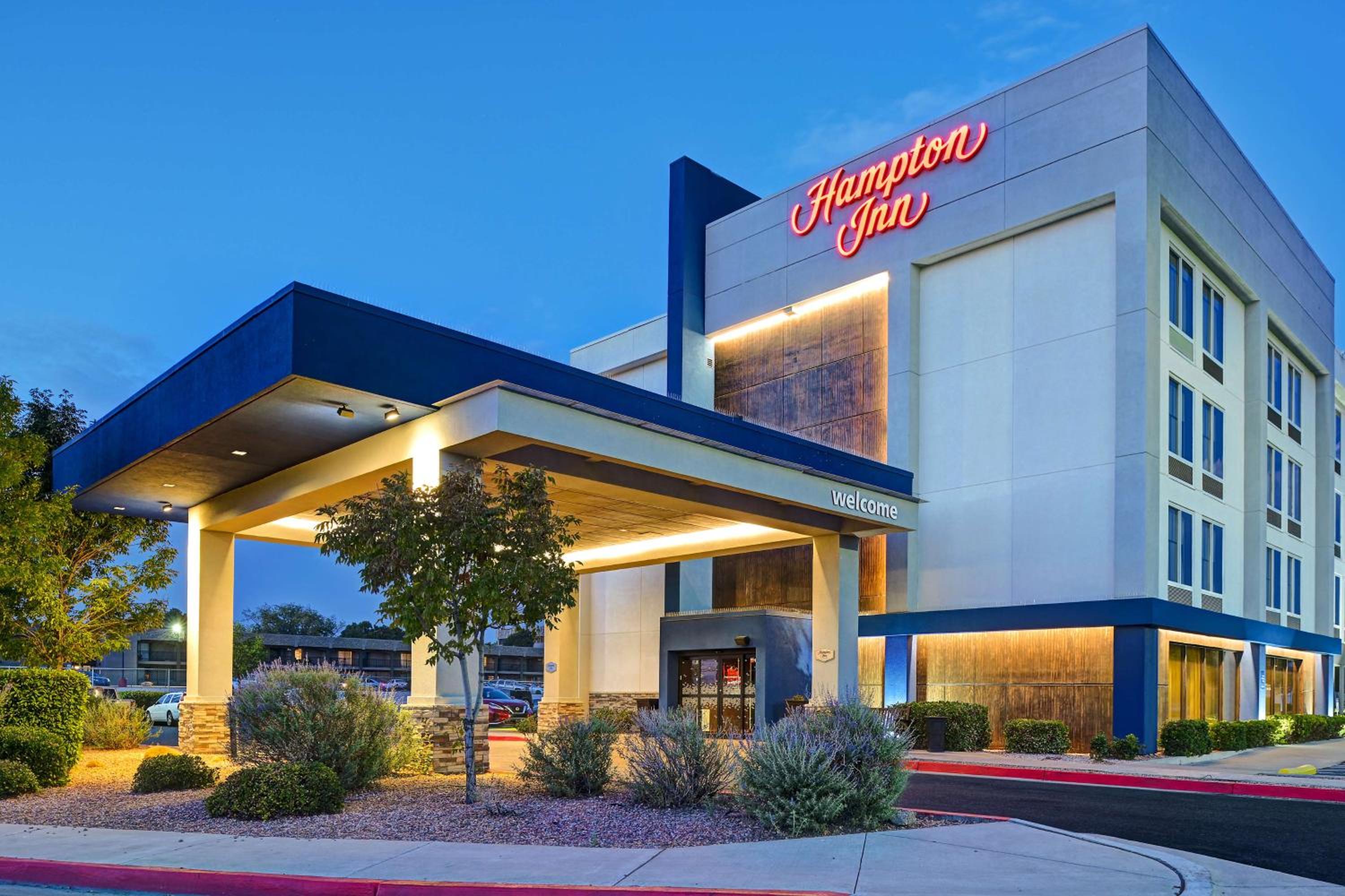 Hotel Hampton Inn Albuquerque - University/Midtown - Image 1