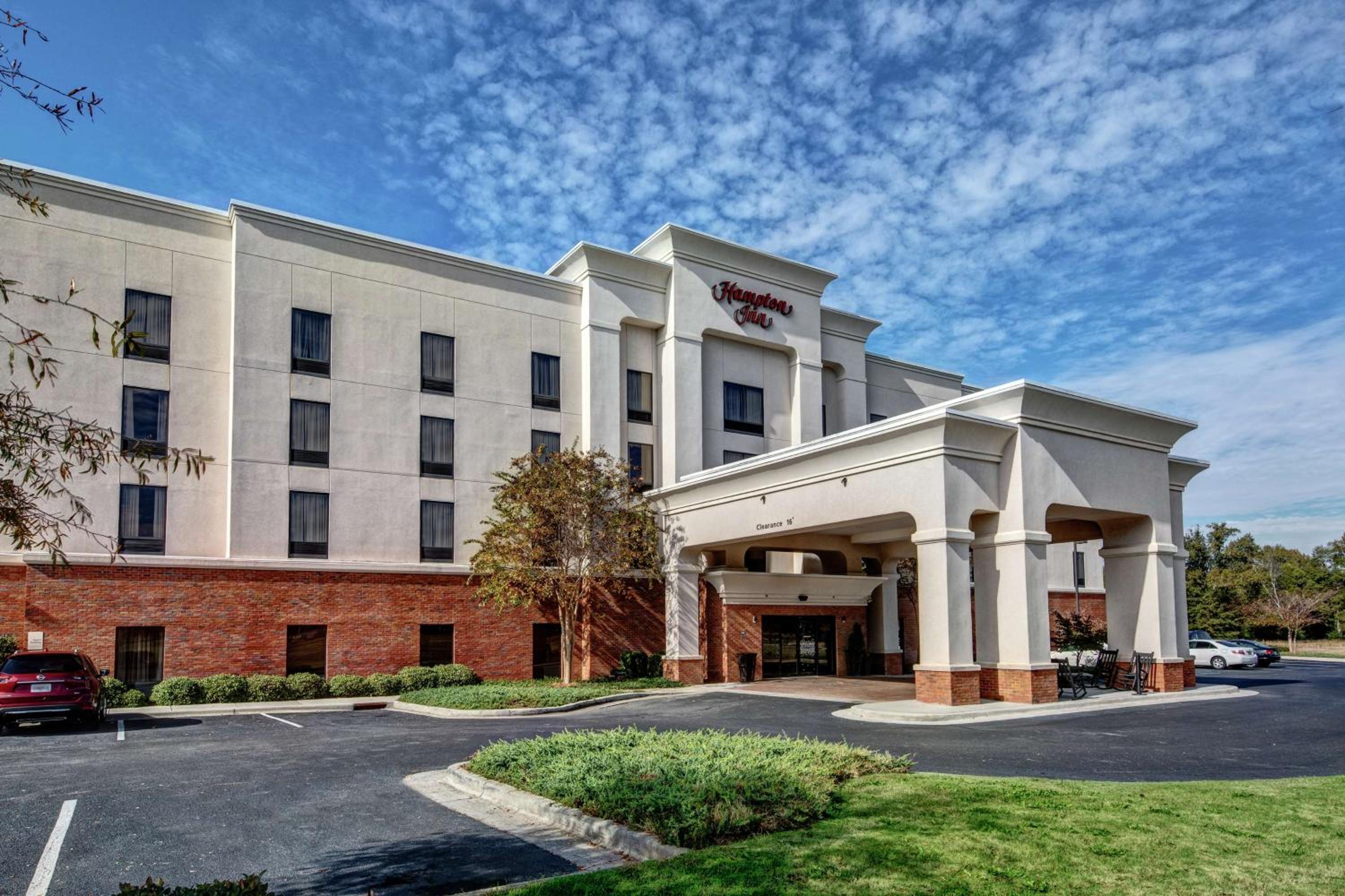 Oxford Vacations - Hampton Inn Jacksonville - Property Image 1