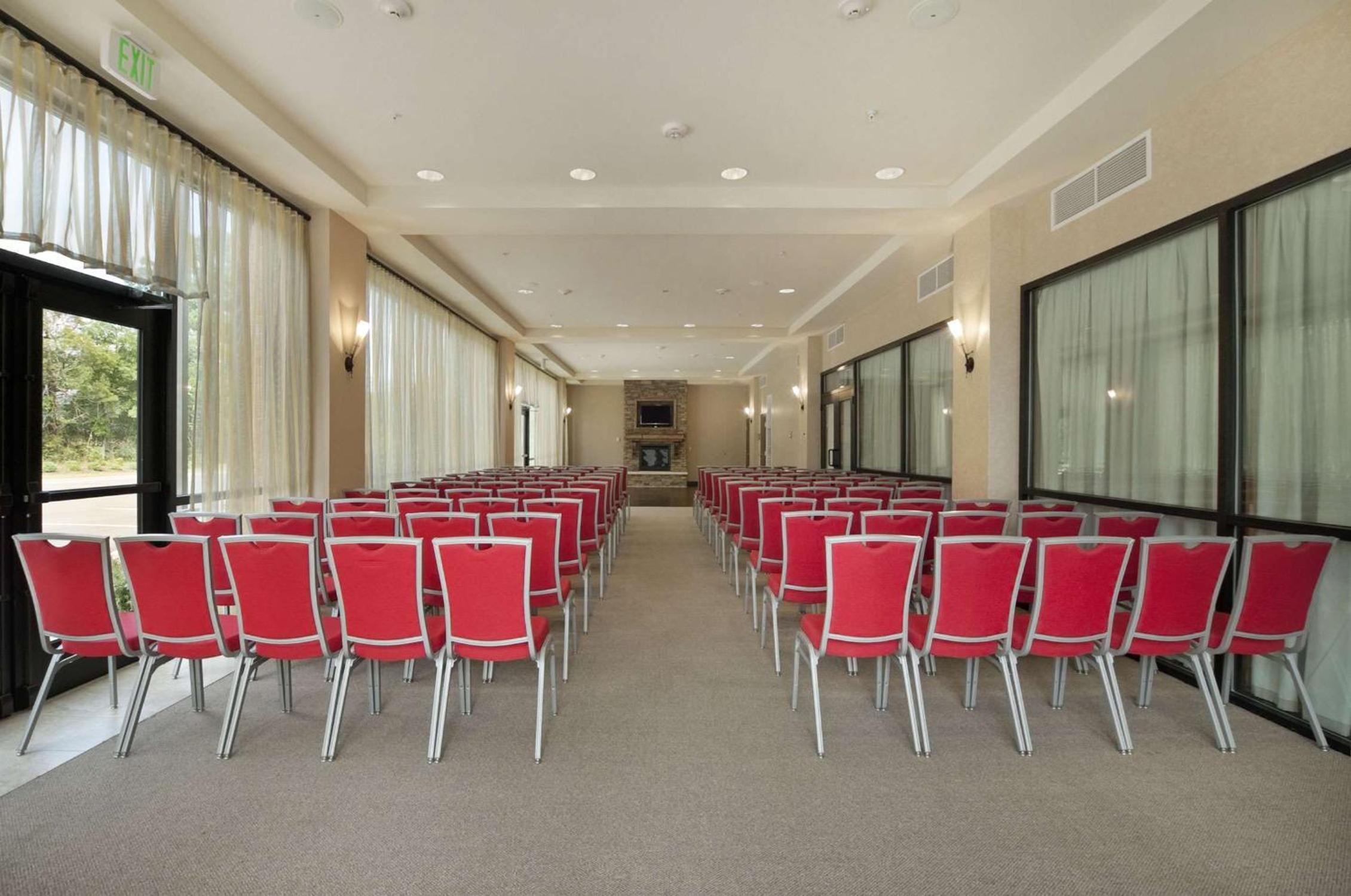 Jacksonville Vacations - Hampton Inn Jacksonville - Property Image 6
