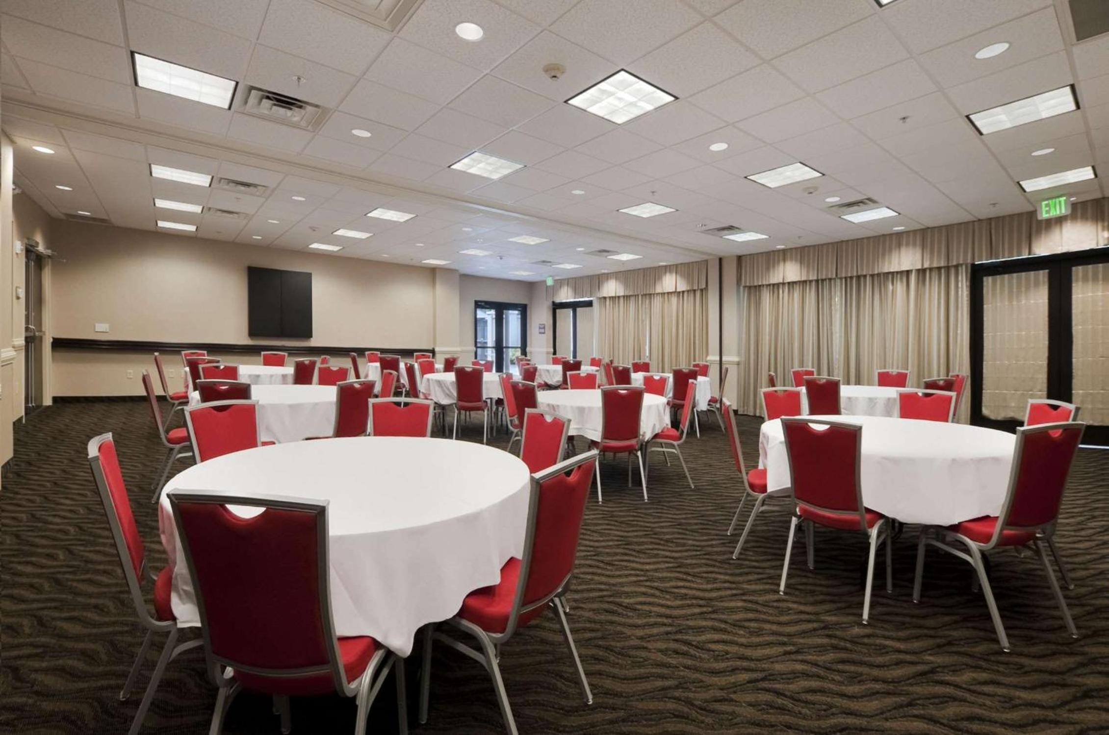 Jacksonville Vacations - Hampton Inn Jacksonville - Property Image 5