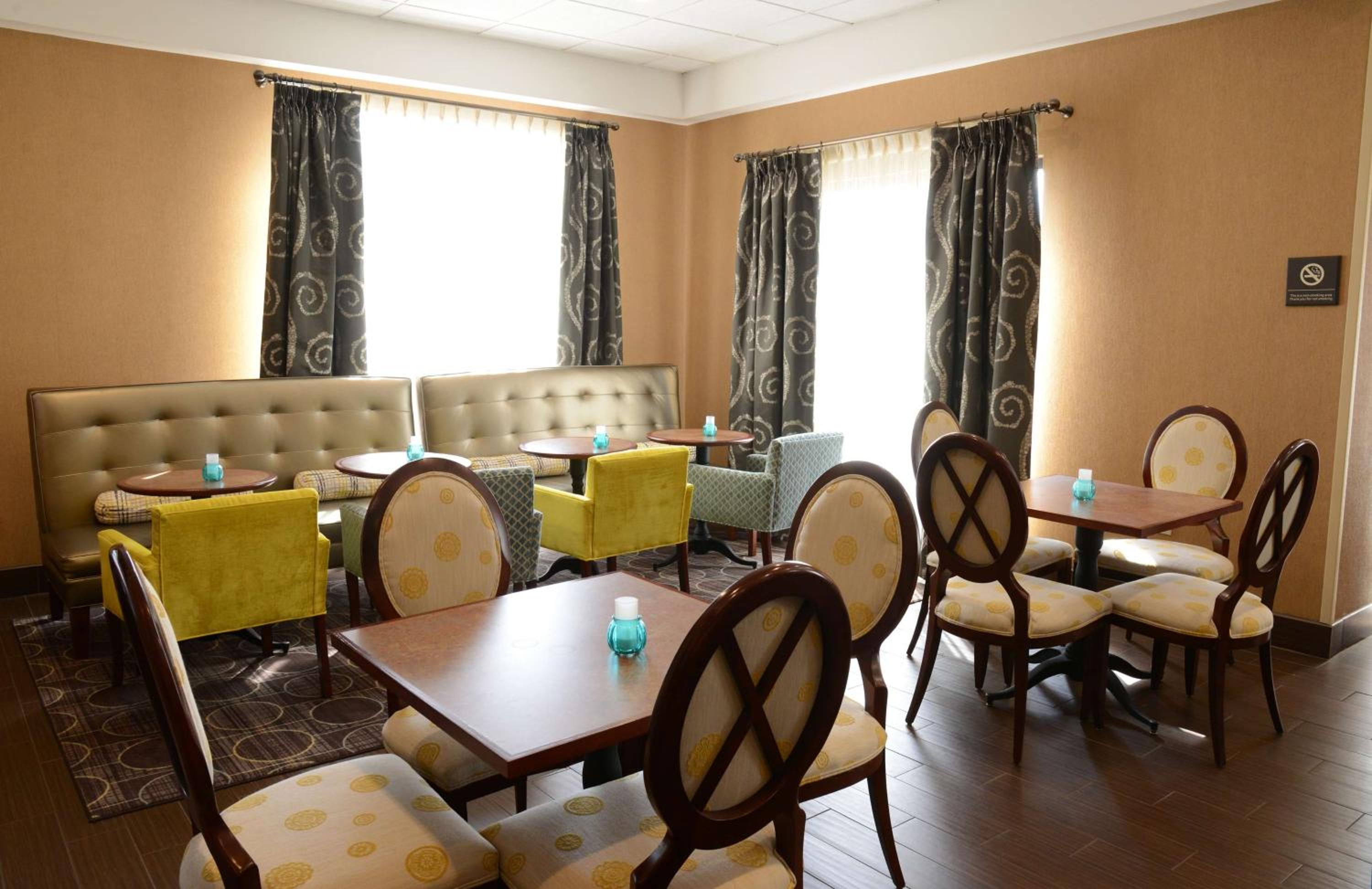 Americus Vacations - Hampton Inn Americus - Property Image 2