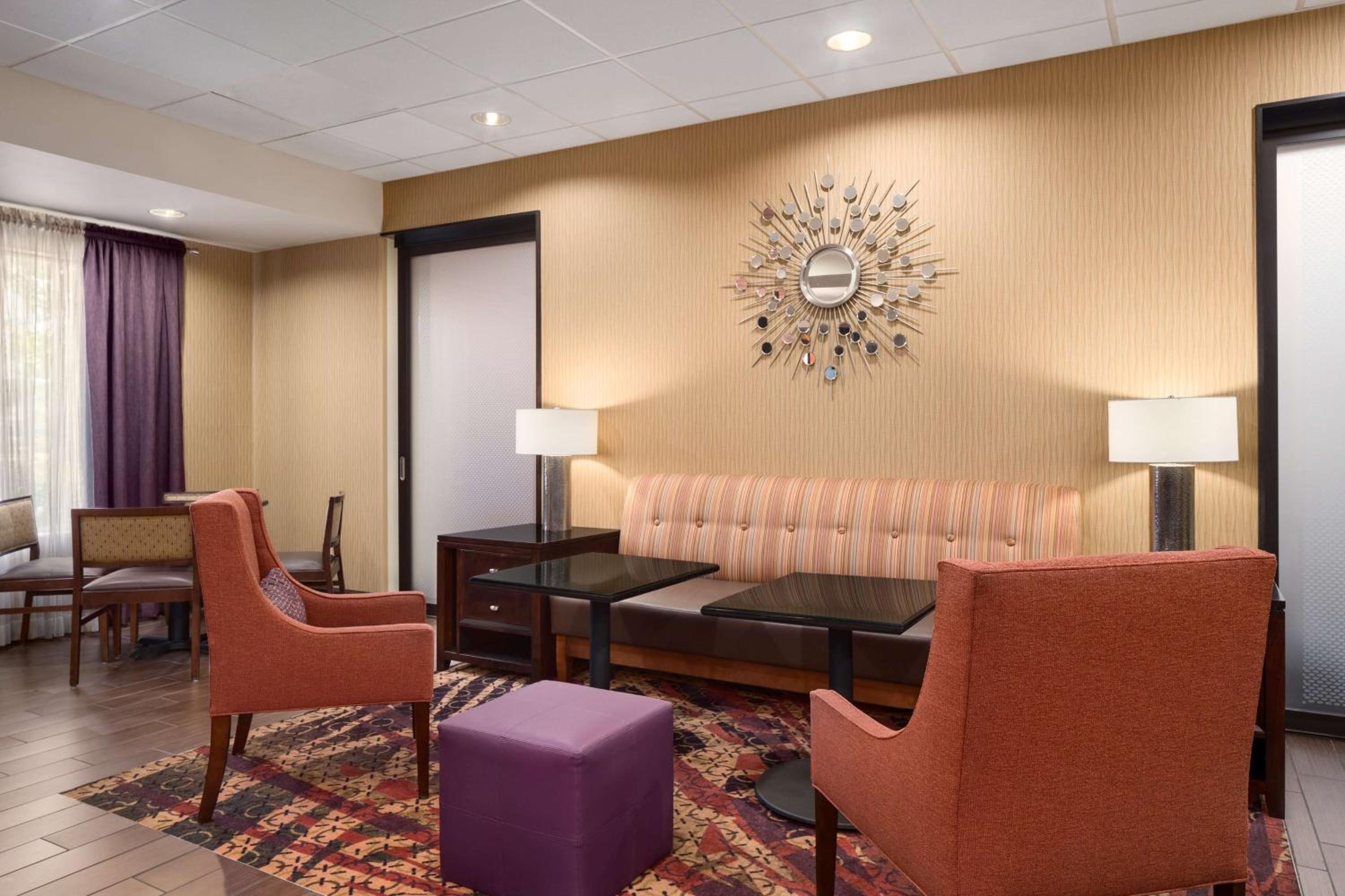 Hampton Inn Belle Vernon - Property Image 15