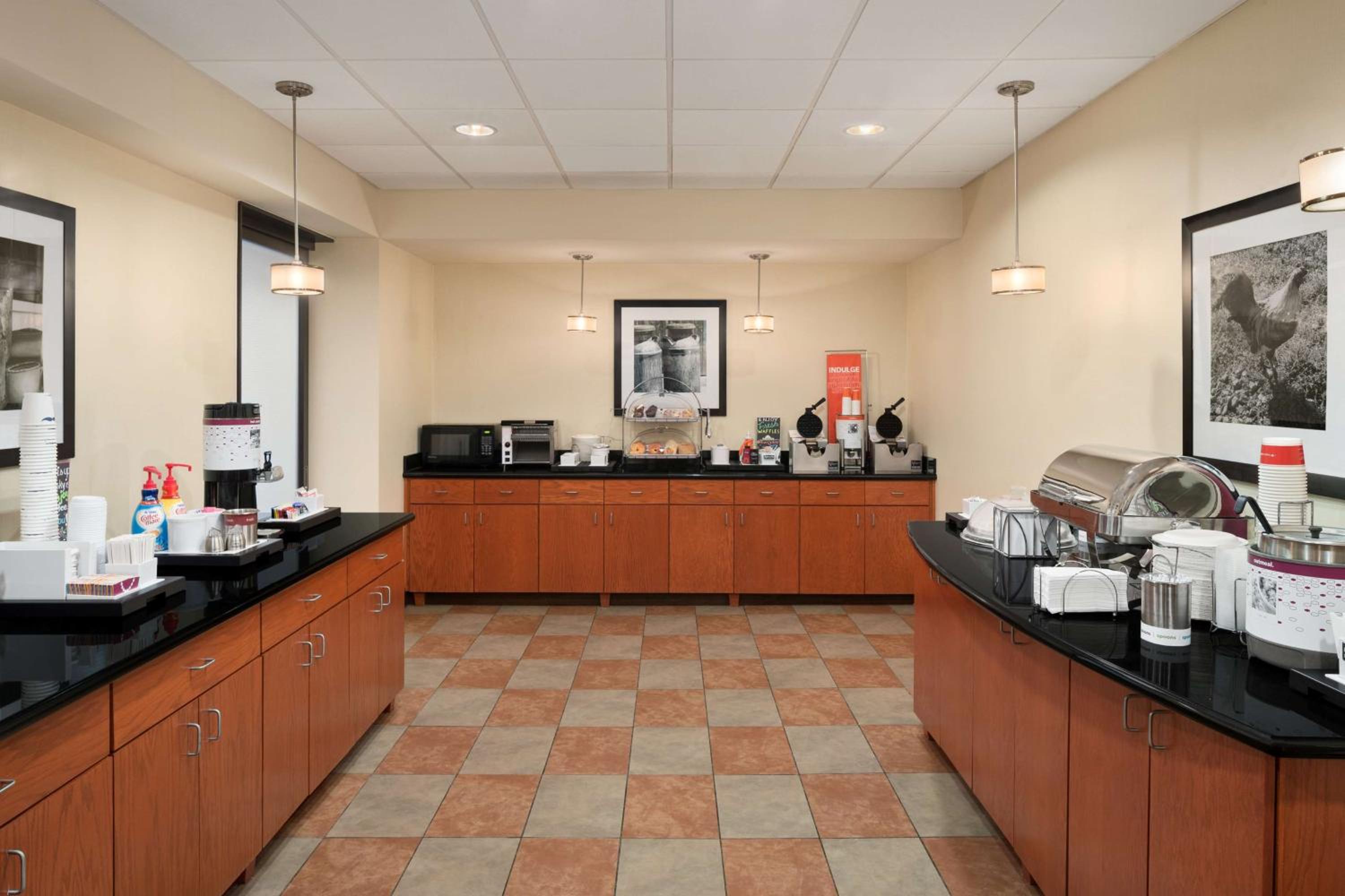 Hampton Inn Belle Vernon - Property Image 14