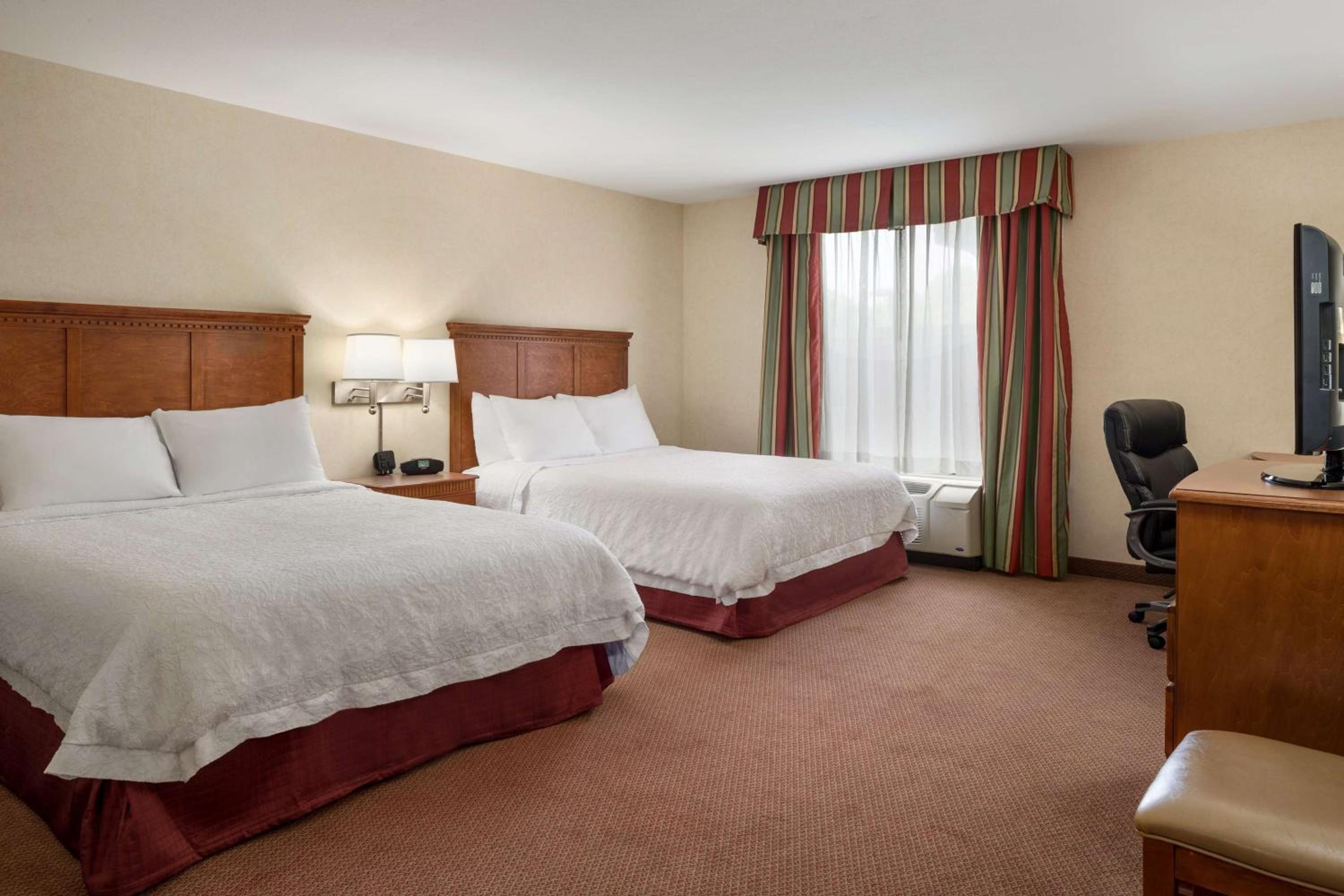 Hampton Inn Belle Vernon - Property Image 11
