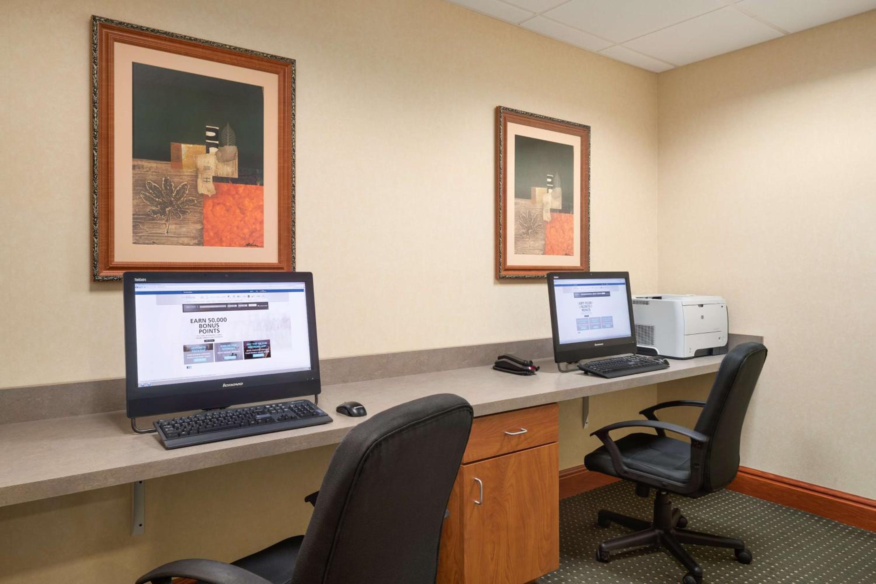 Hampton Inn Belle Vernon - Property Image 2