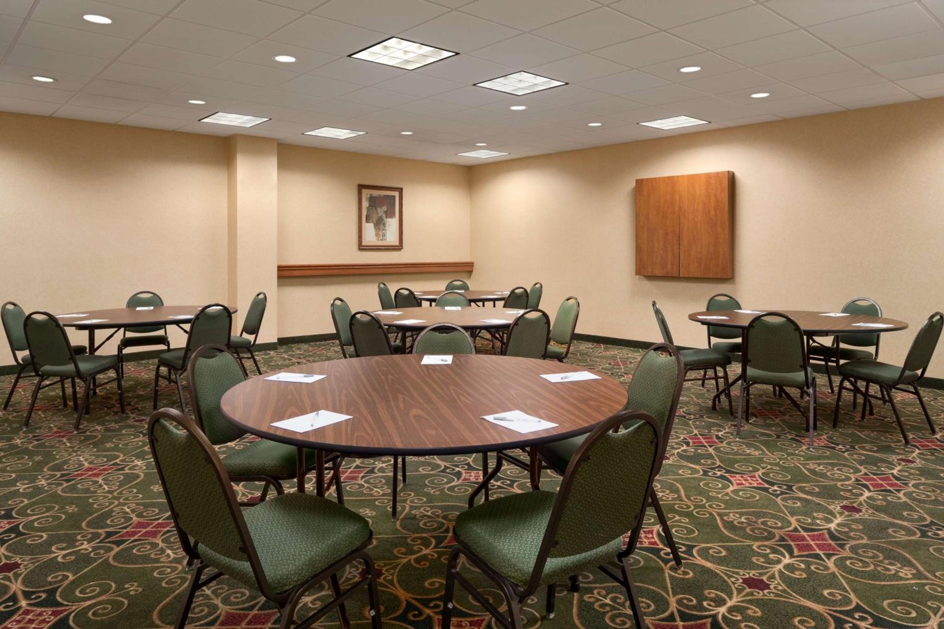 Hampton Inn Belle Vernon - Property Image 3