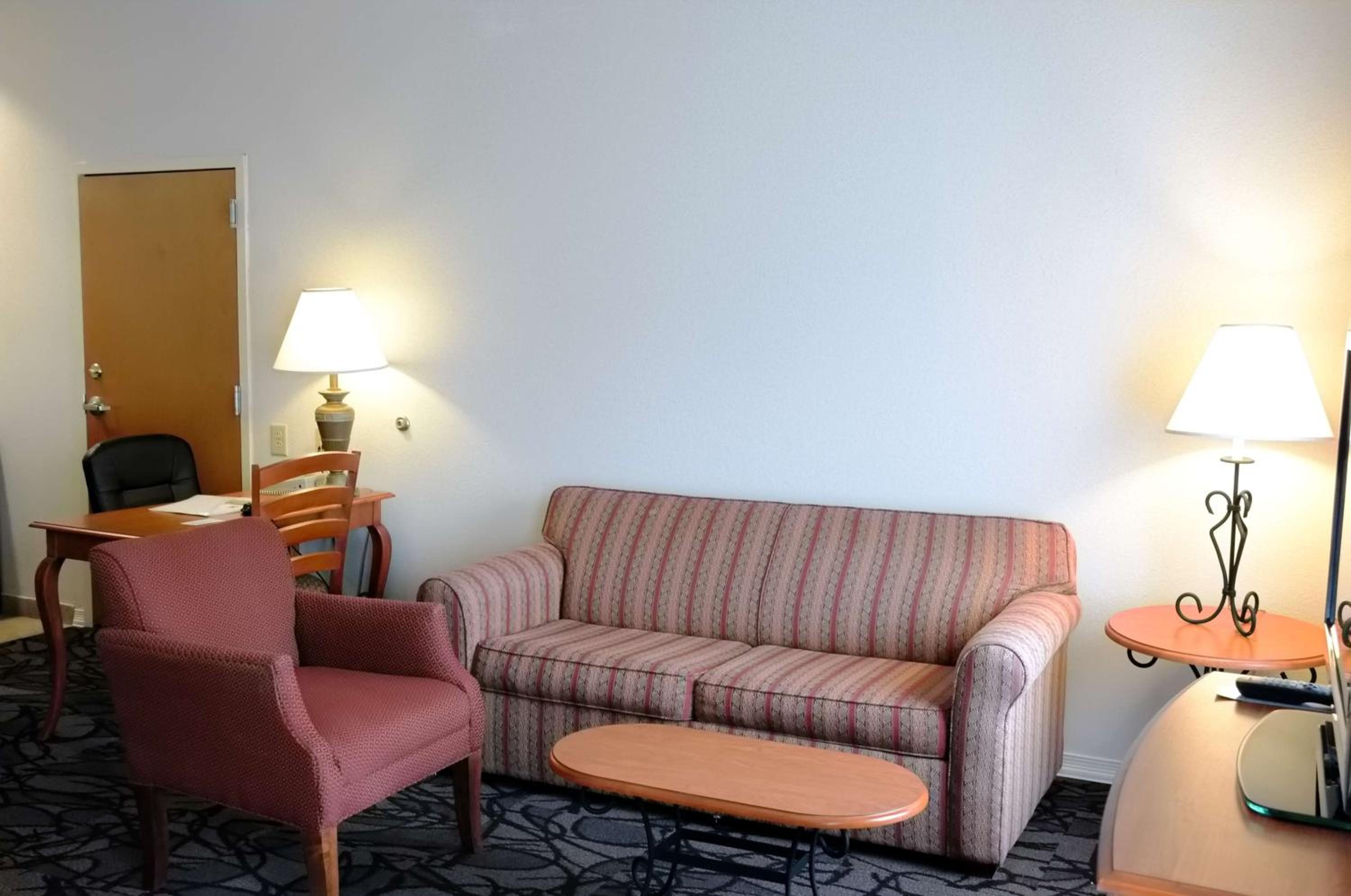 Hampton Inn  Suites Birmingham-Pelham - I-65 - Property Image 3