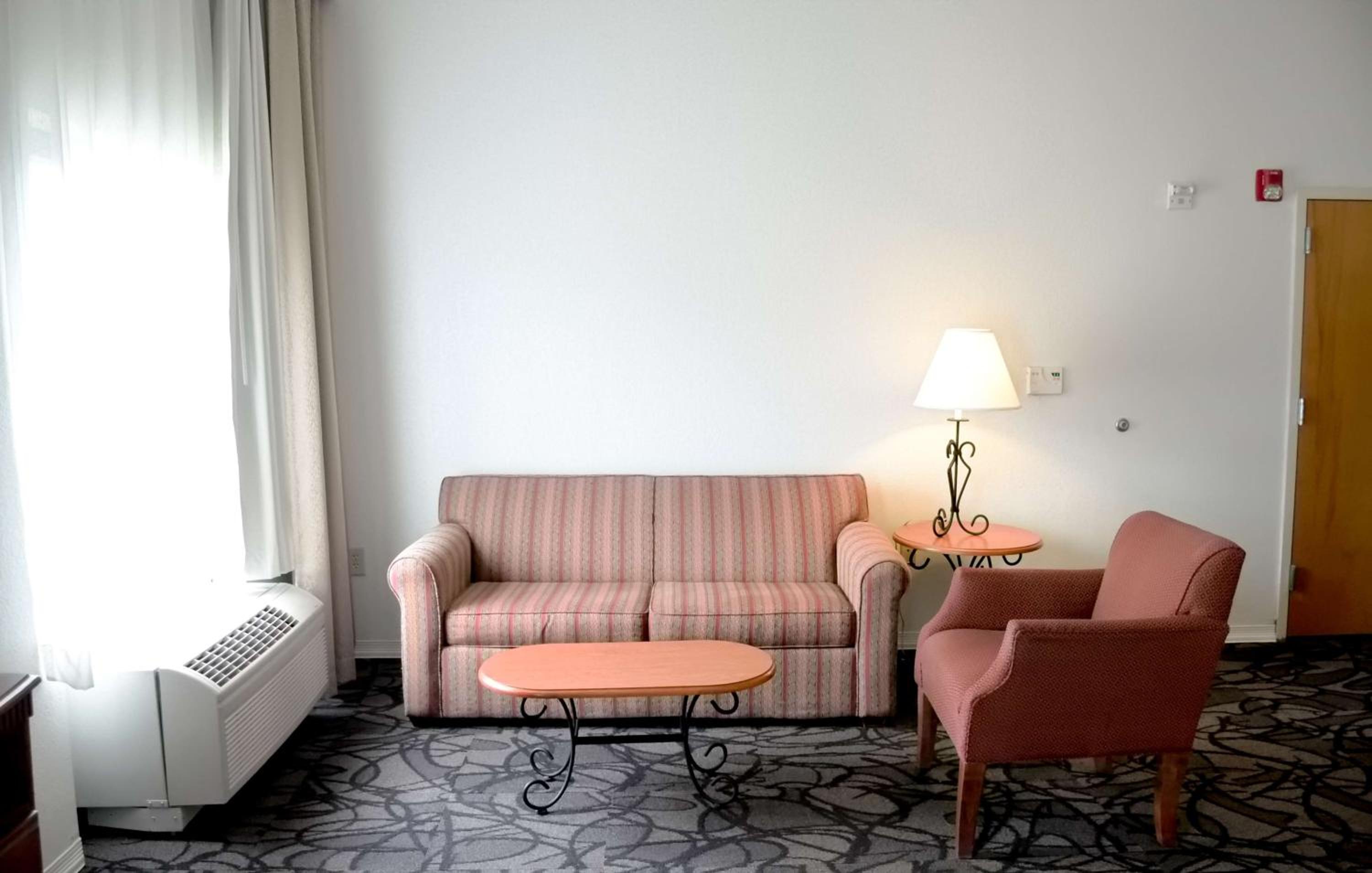 Hampton Inn  Suites Birmingham-Pelham - I-65 - Property Image 16