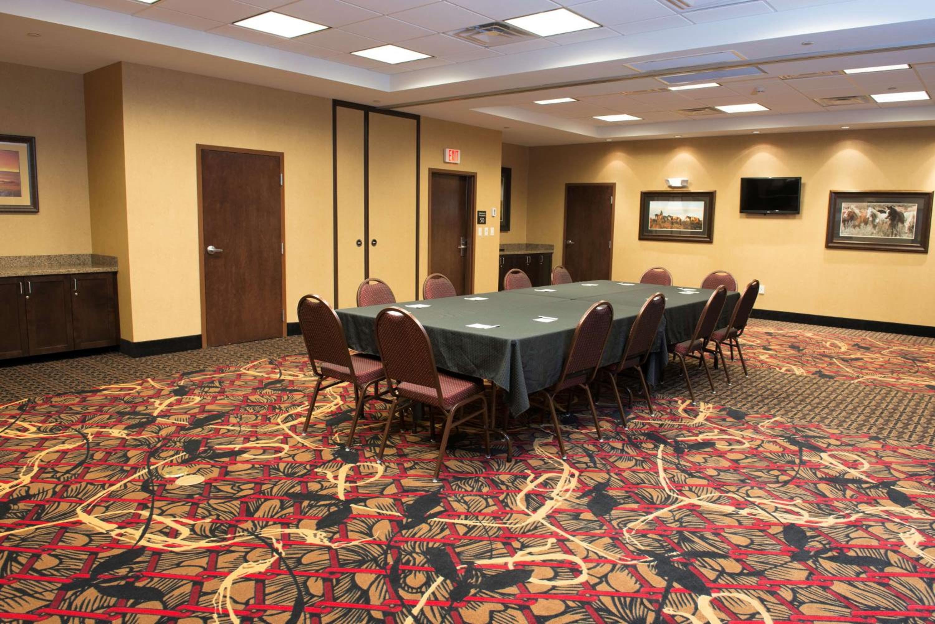 Bismarck Vacations - Hampton Inn  Suites Bismarck Northwest - Property Image 5