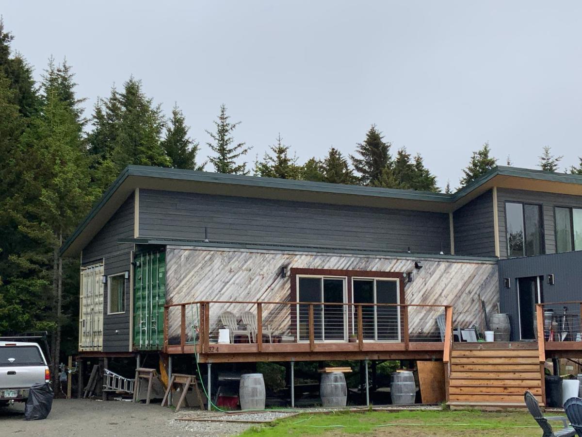 Oyster Lady Homer, AK view 4