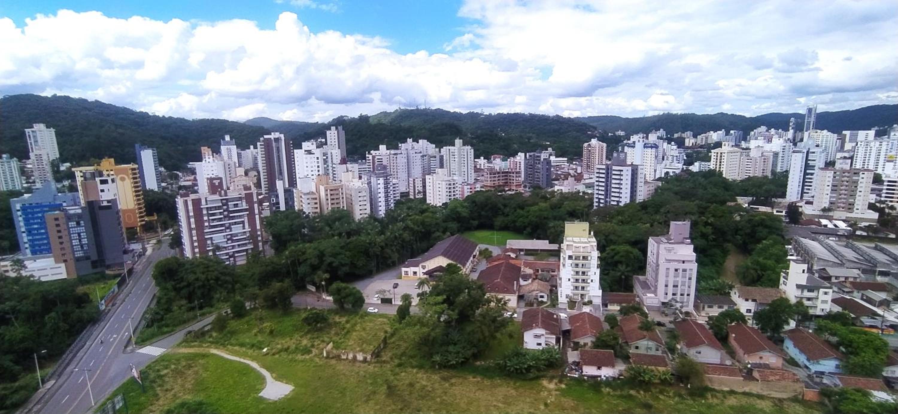 Incrível Apartamento loft a 800 metros da Vila Germânica da Ocktoberfest