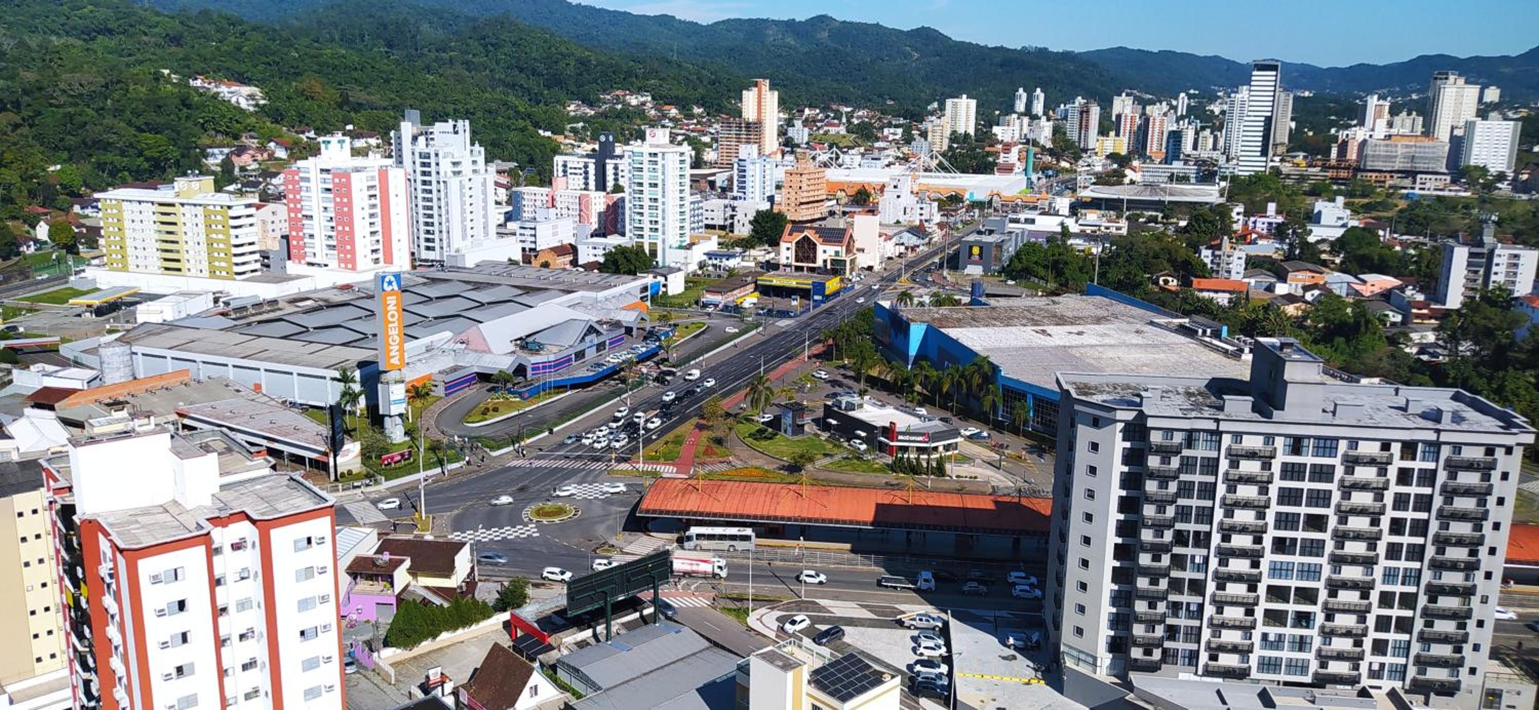 Incrível Apartamento loft a 800 metros da Vila Germânica da Ocktoberfest