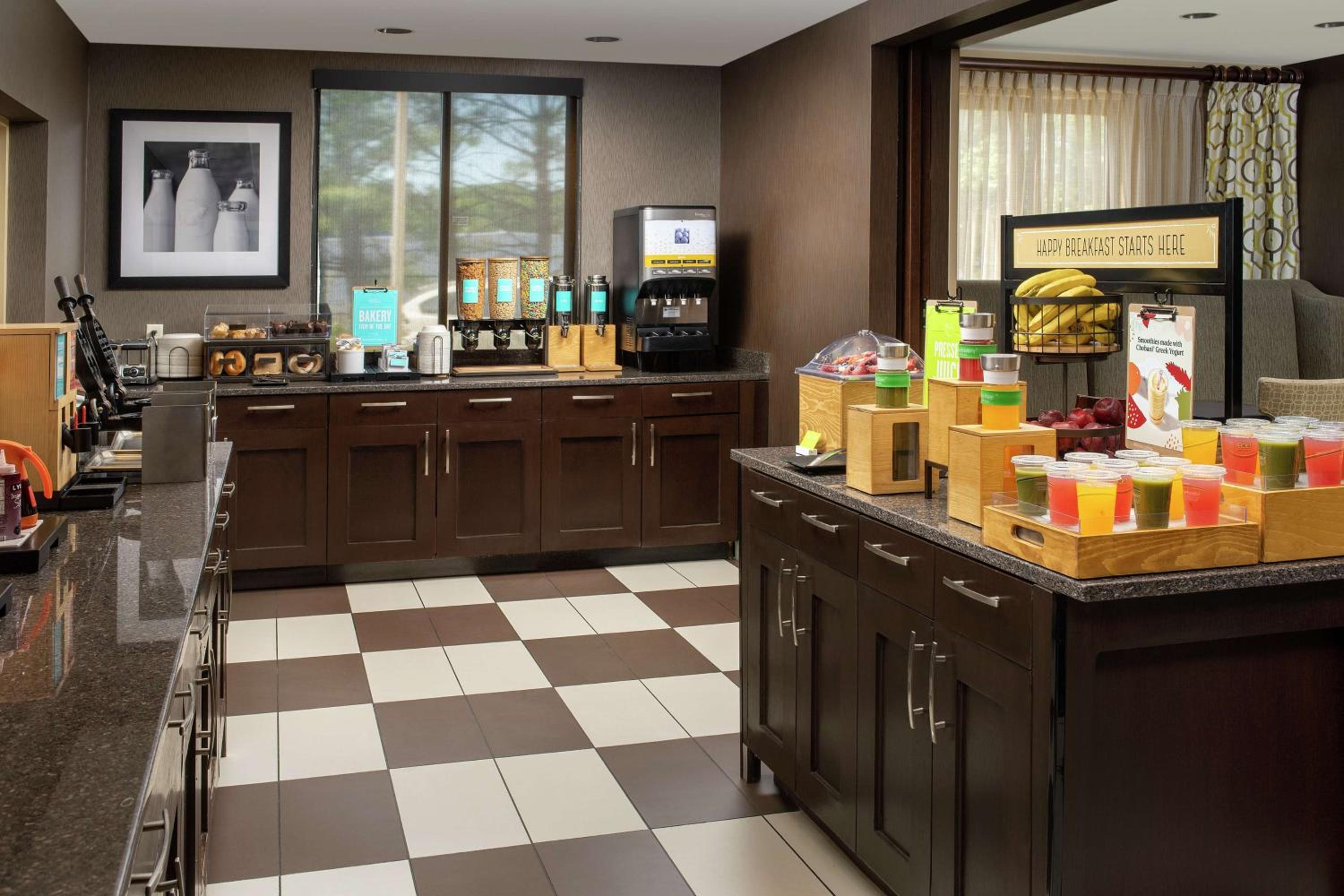 Boston Vacations - Hampton Inn Haverhill - Property Image 5