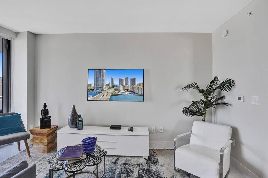 Perfect Vacation 4 Bedroom Condo Beach Access