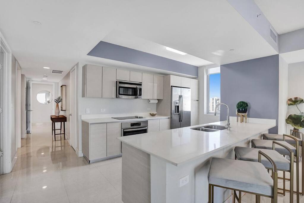 Perfect Vacation 4 Bedroom Condo Beach Access