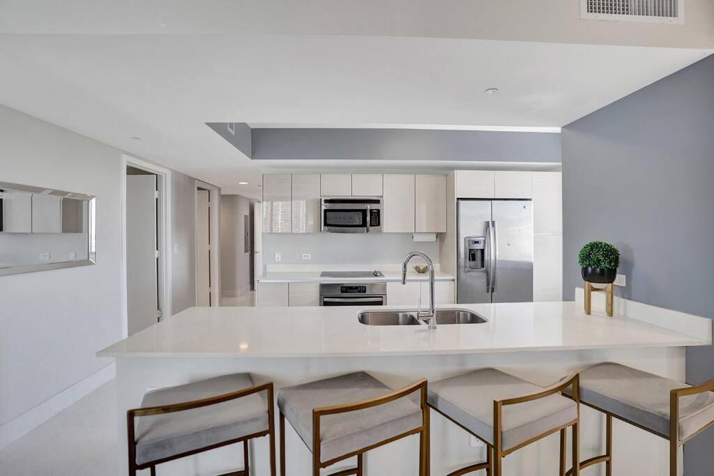Perfect Vacation 4 Bedroom Condo Beach Access