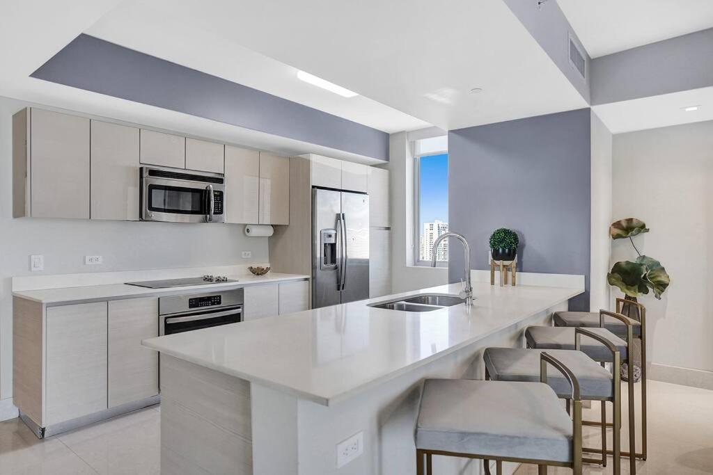 Perfect Vacation 4 Bedroom Condo Beach Access