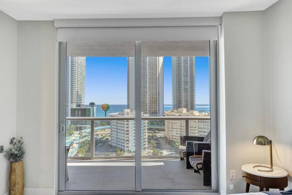 Perfect Vacation 4 Bedroom Condo Beach Access