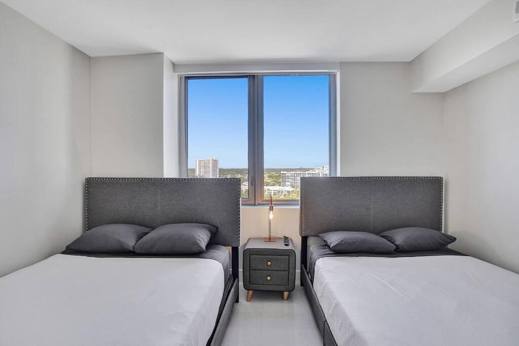 Perfect Vacation 4 Bedroom Condo Beach Access