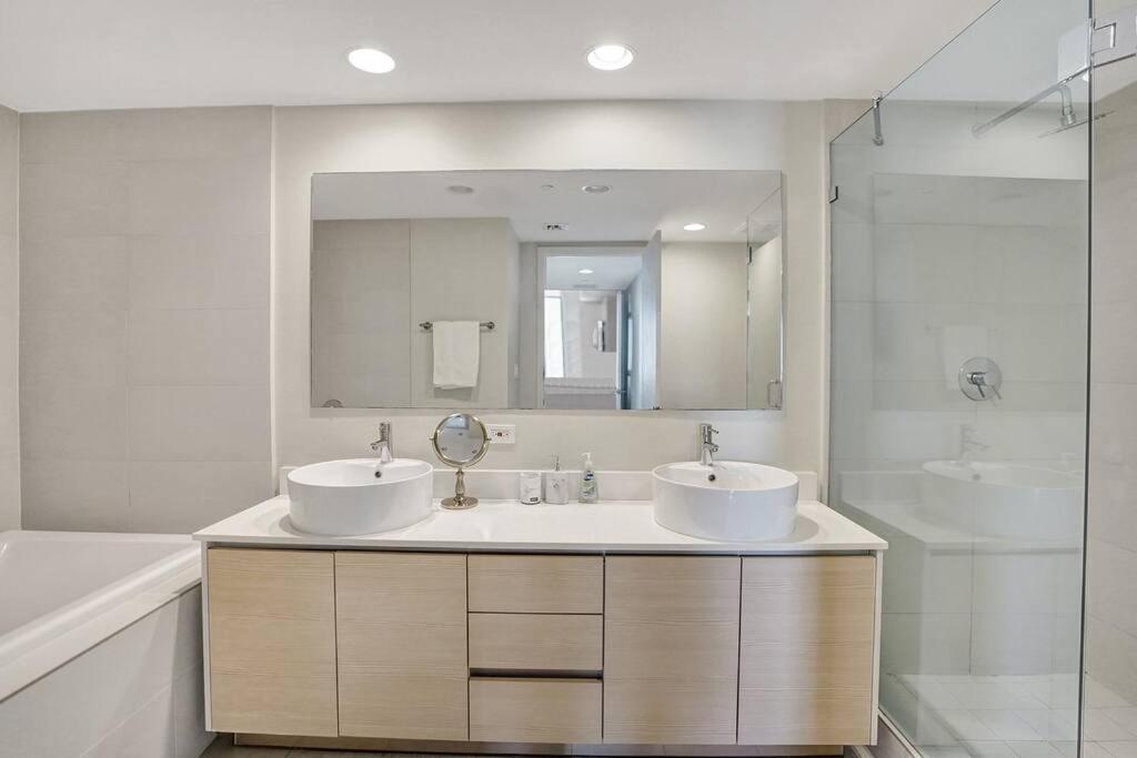 Perfect Vacation 4 Bedroom Condo Beach Access
