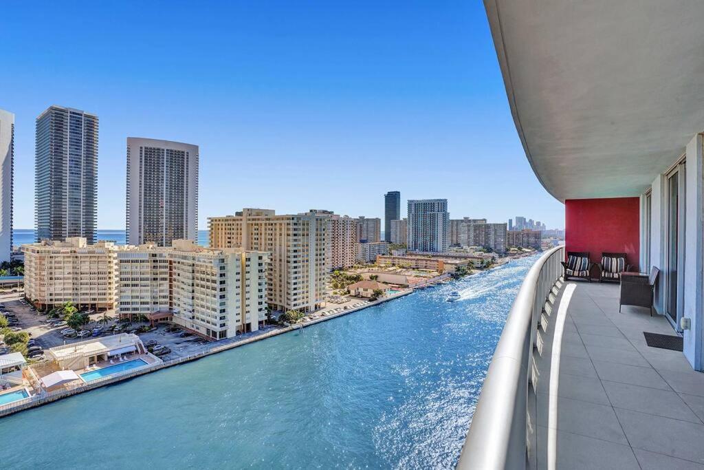 Perfect Vacation 4 Bedroom Condo Beach Access