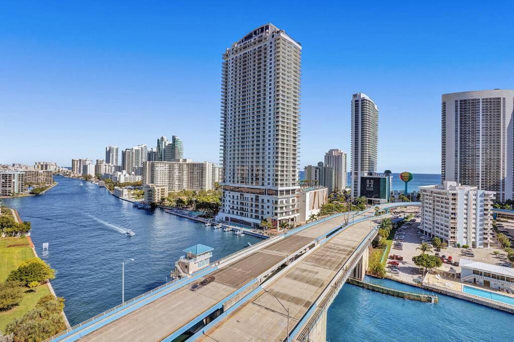 Perfect Vacation 4 Bedroom Condo Beach Access