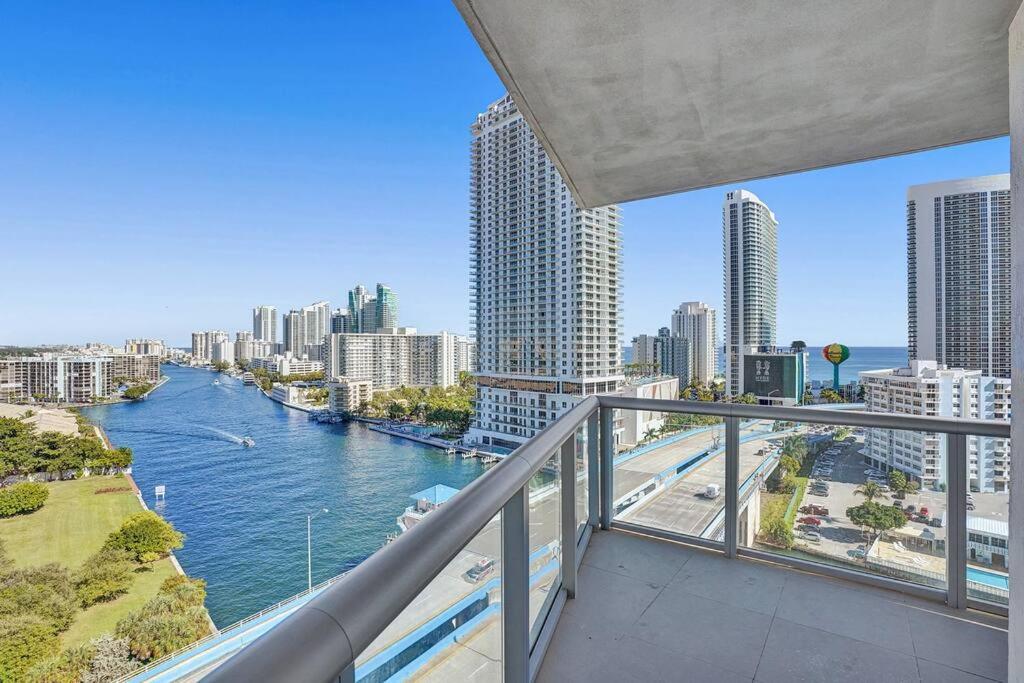 Perfect Vacation 4 Bedroom Condo Beach Access