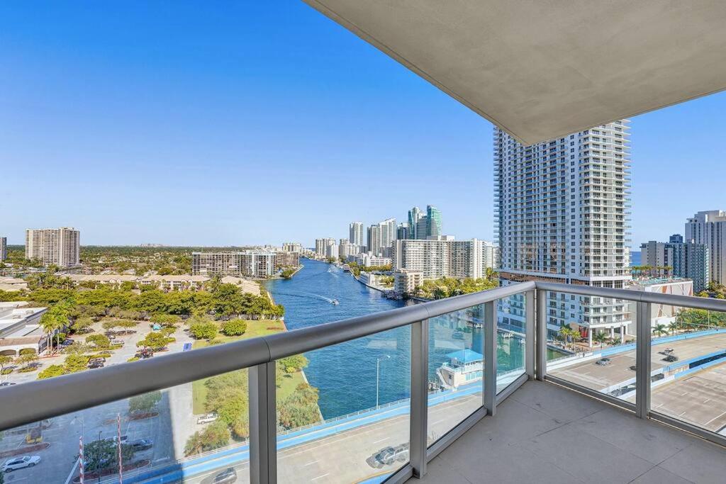 Perfect Vacation 4 Bedroom Condo Beach Access