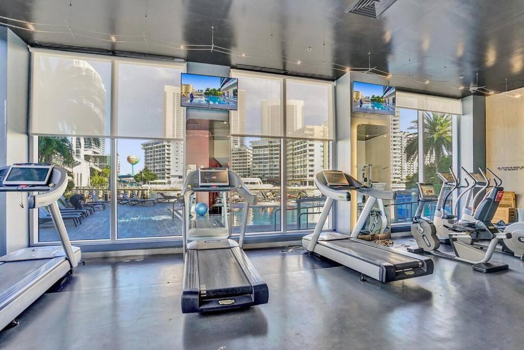 Perfect Vacation 4 Bedroom Condo Beach Access