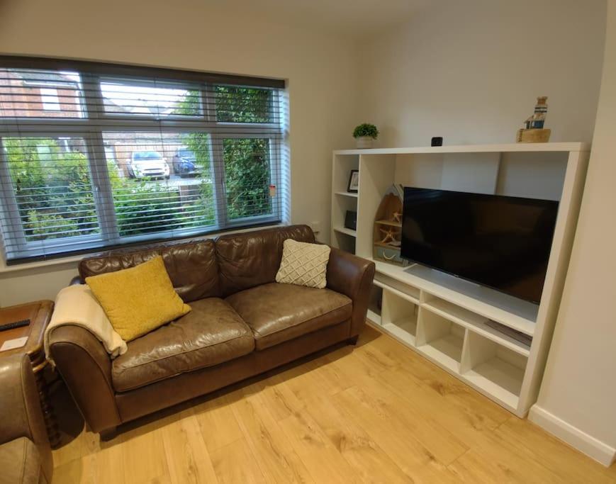 The Prospect -Central Broadstairs seaside house, large garden, outdoor dining, close to beach view 2