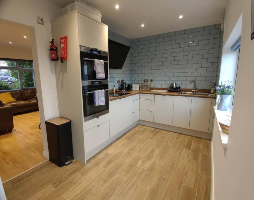 The Prospect -Central Broadstairs seaside house, large garden, outdoor dining, close to beach view 4