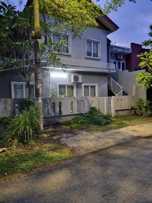 Landed Corner-Lot Townhouse Homestay GG Greenwood Gombak photo 5